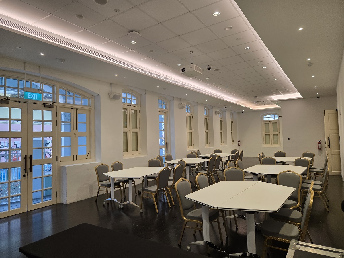 Ixora Room With Trapezium Tables3